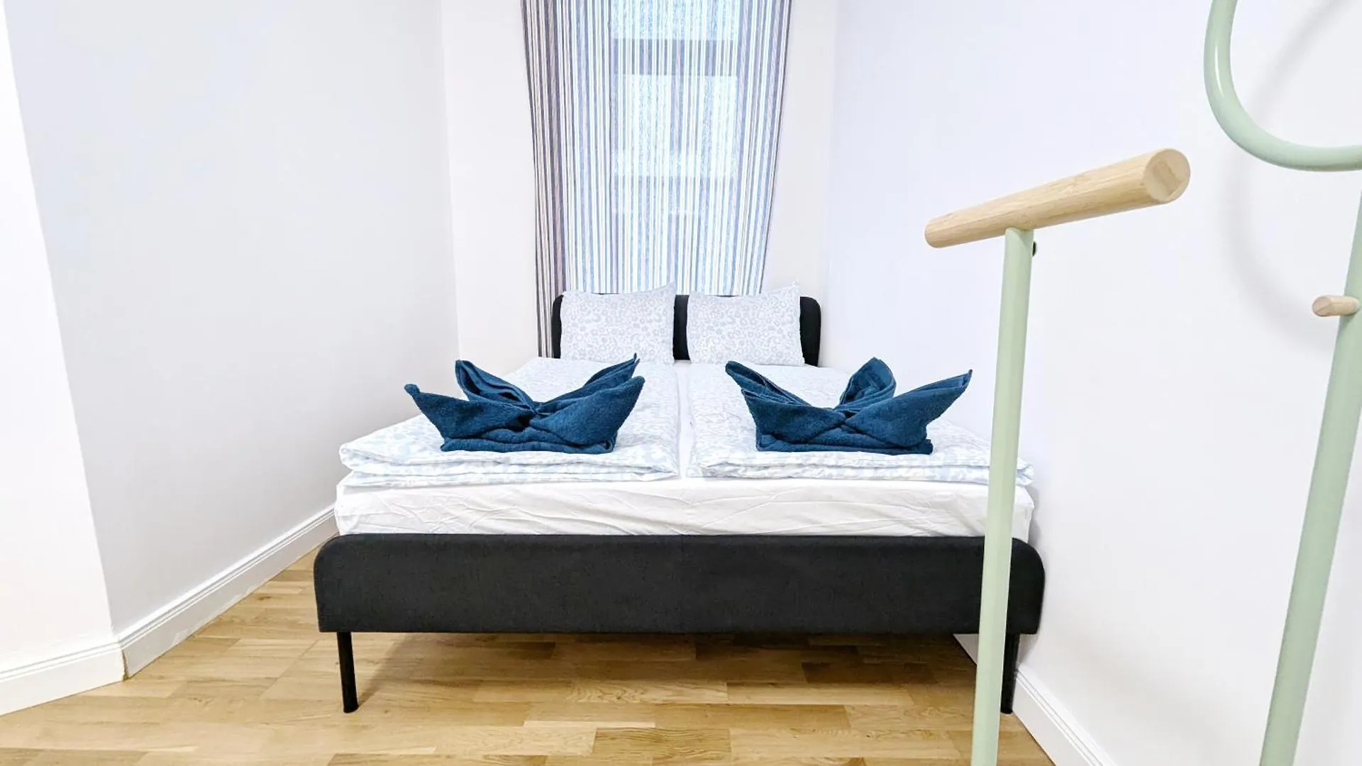 Spacious Apartment In A Lively Area Vienna