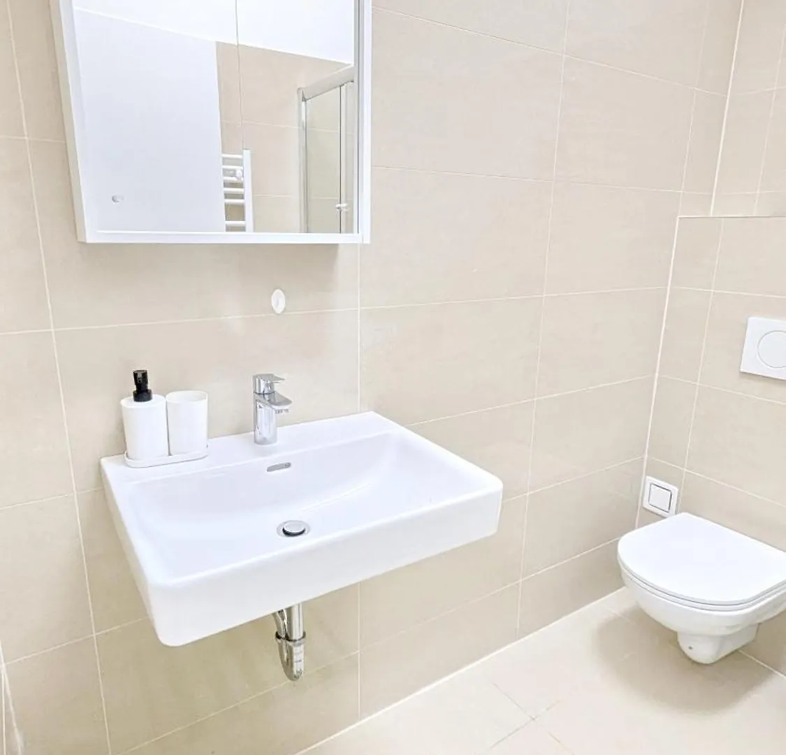 Spacious Apartment In A Lively Area Vienna